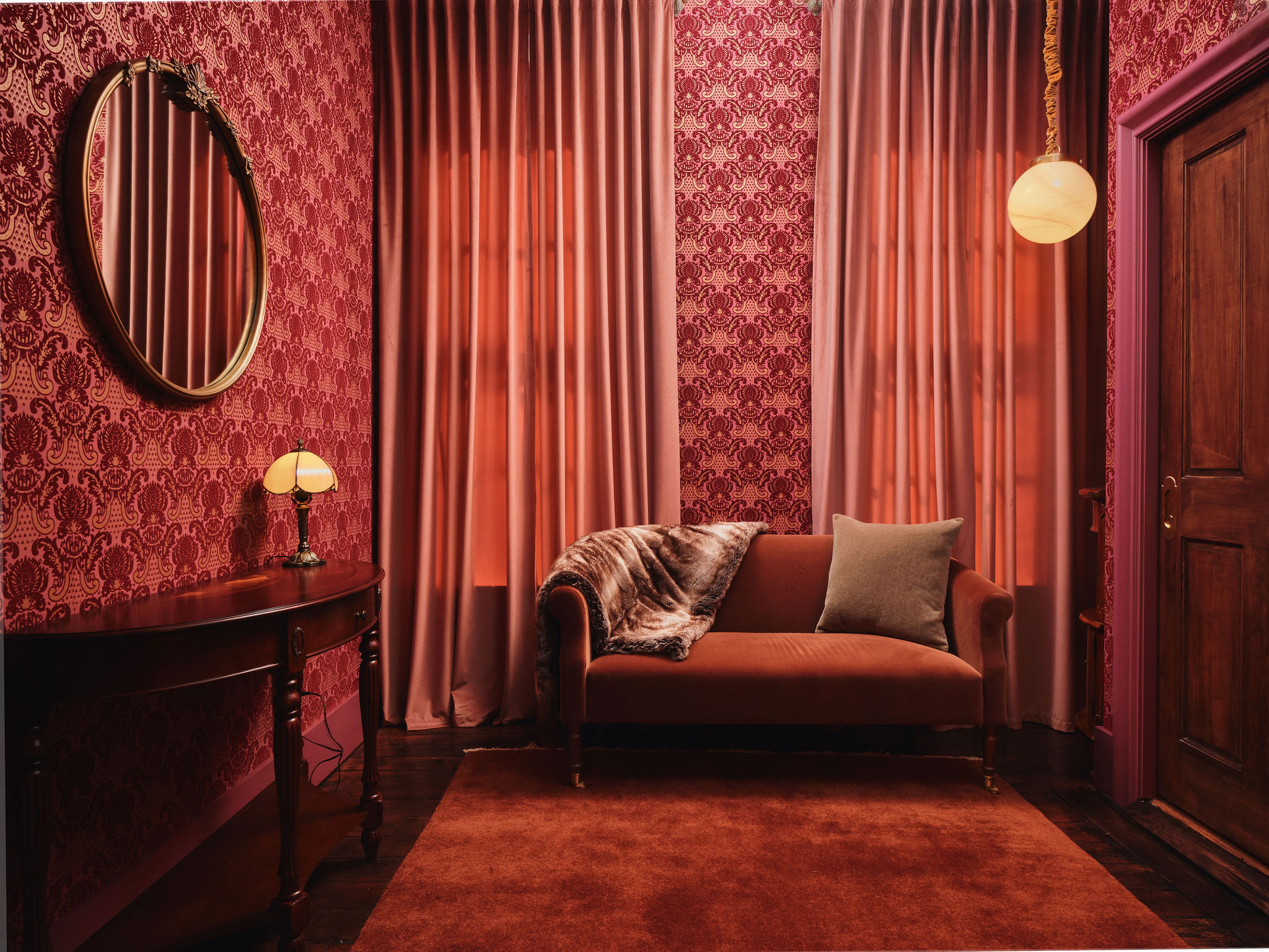 Le Boudoir — pink velvet suite at Maison Rêve