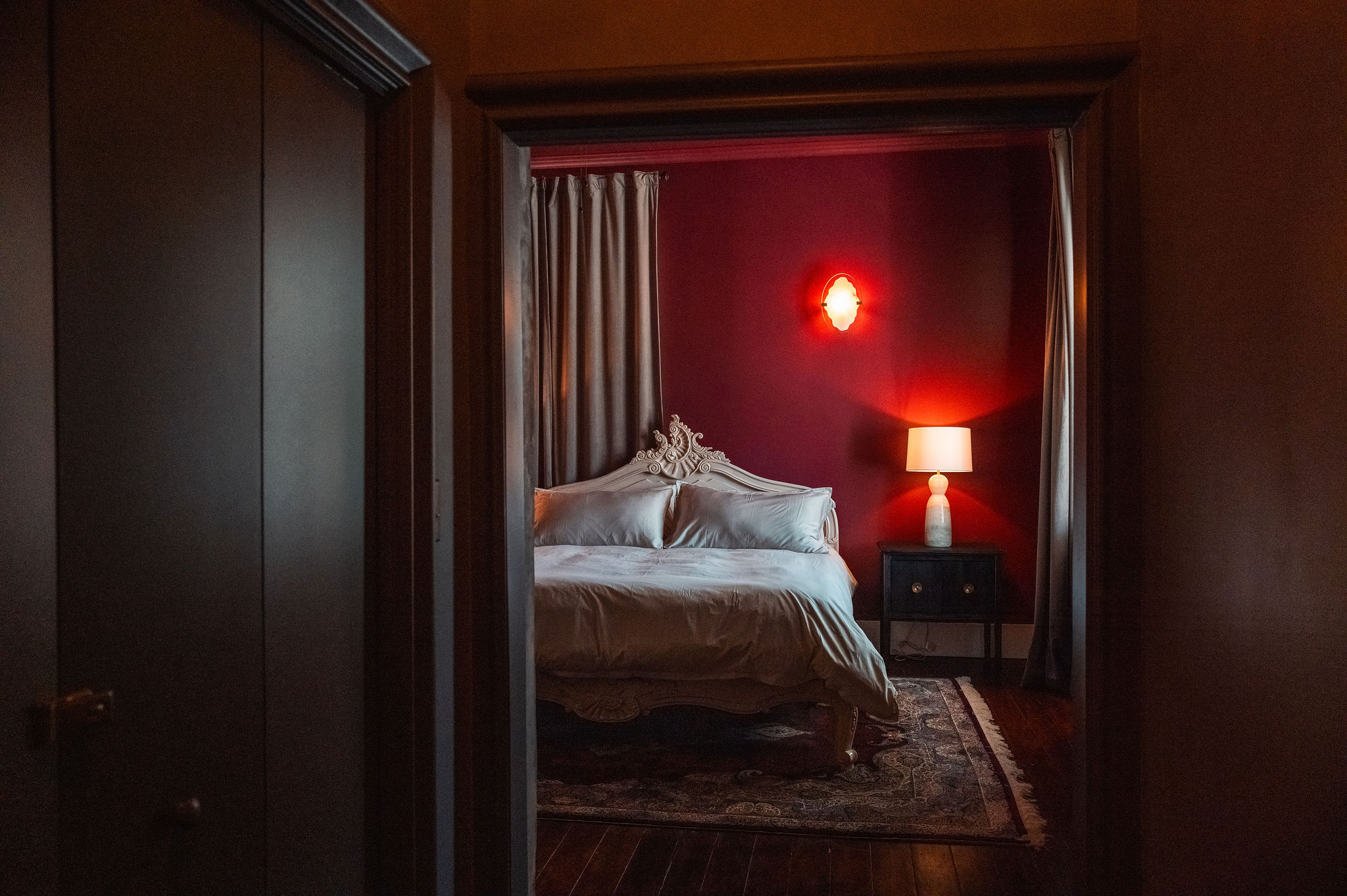 Rosewood suite evening mood at Maison Rêve