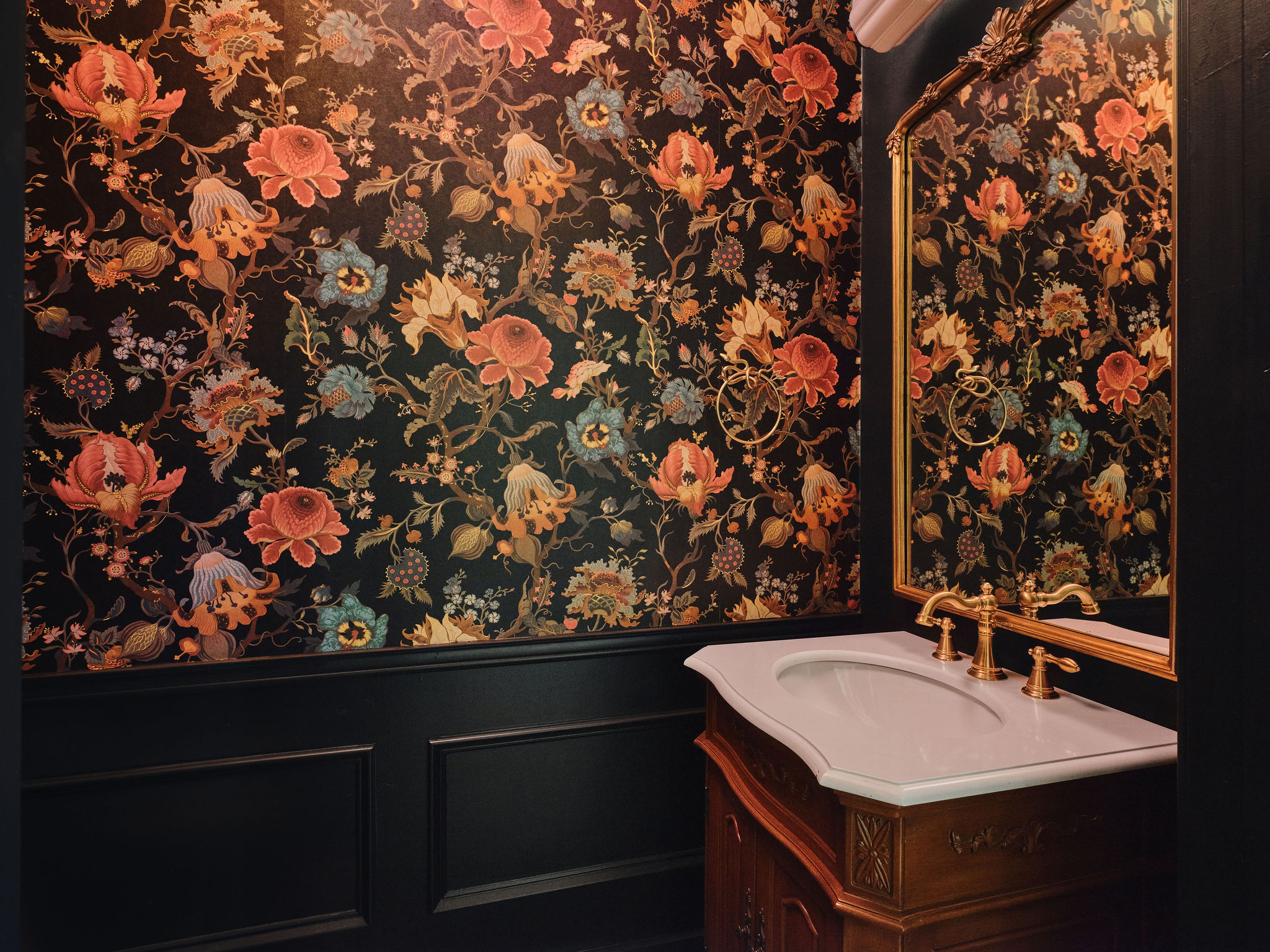 Salle d'Eau floral wallpaper powder room at Maison Rêve