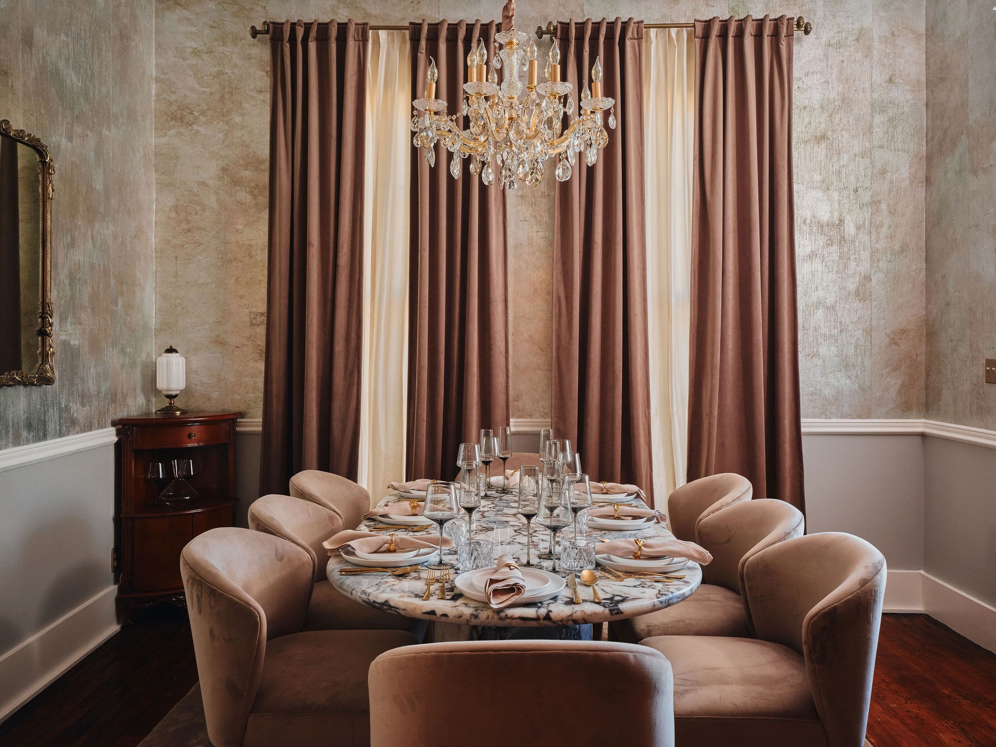 Salle à Manger dining room at Maison Rêve
